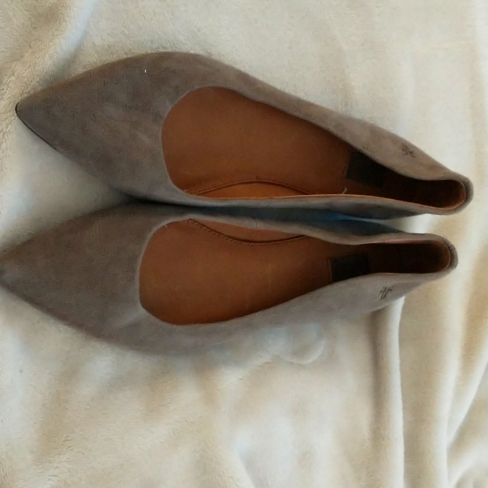 Women's flats